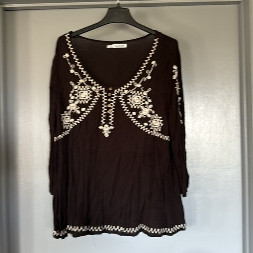 Maurices sz 2X Women's Pullover Top 3/4 Sleeve Embroidered Scoop Neck Whimsygoth